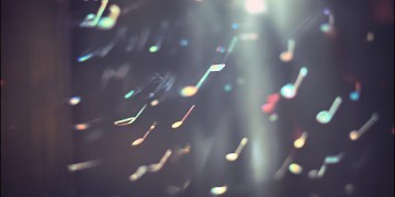 时而想起时而忘记究竟是哪首歌？